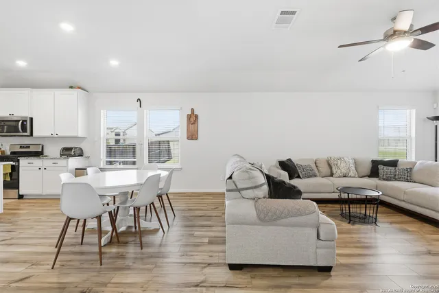 $2,250 | 1308 Lydian Broom, San Antonio, TX 78245