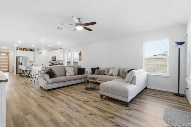 $2,250 | 1308 Lydian Broom, San Antonio, TX 78245