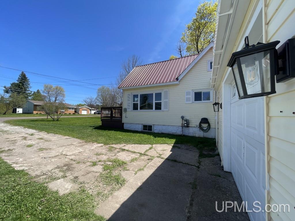 17 Meador Street L'Anse, MI 49946 - Photo 37 of 40