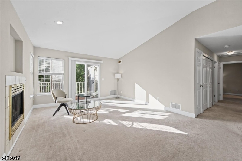 80 Wentworth Road Bedminster, NJ 07921 - Photo 4 of 29 Gallery Image 4