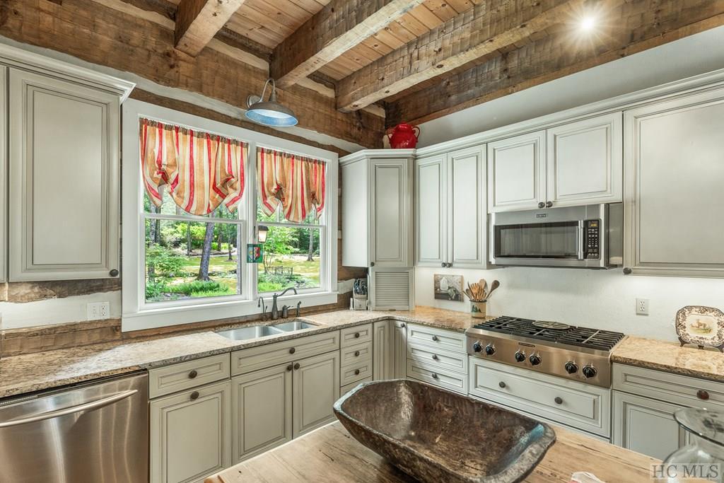 1277 Highgate Road Highlands, NC 28741 - Photo 15 of 79 Gallery Image 15