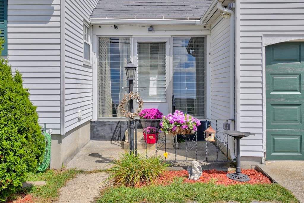58 Fairview Avenue Nashua, NH 03060 - Photo 2 of 29