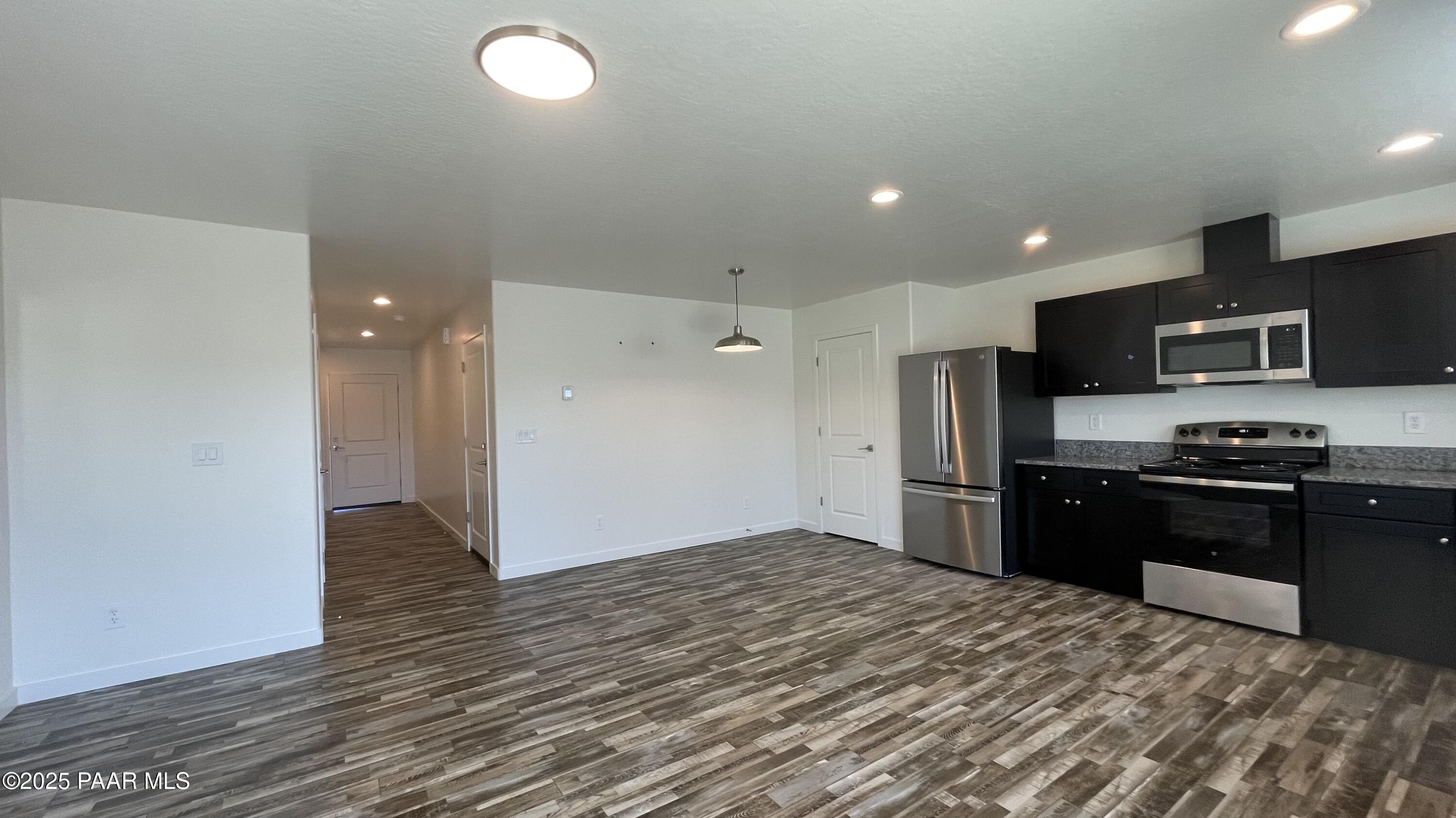 3965 North Robert Road Prescott Valley, AZ 86314 - Photo 6 of 26 kitchen7