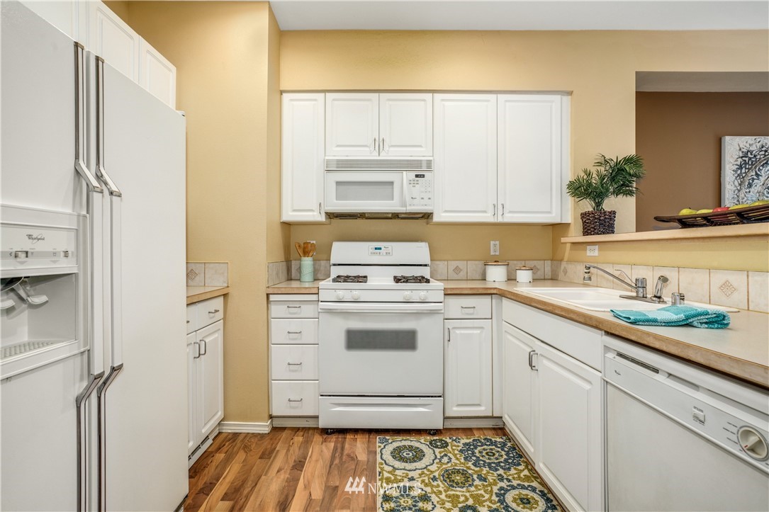 14130 Southeast 171st Way, Unit D105 Renton, WA 98058 - Photo 8 of 25 Gallery Image 8