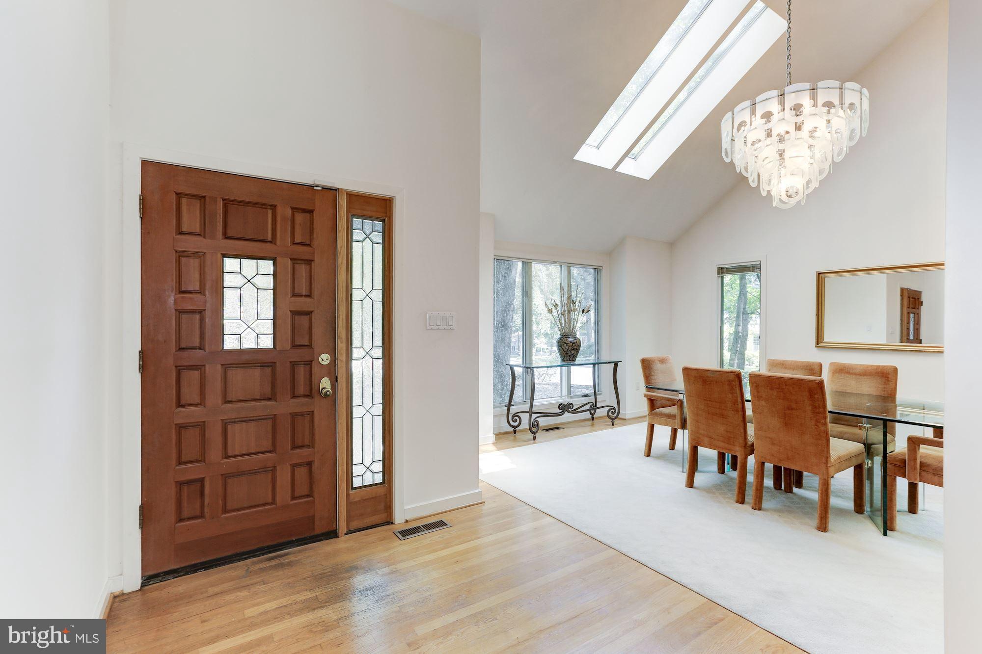 11593 Lake Newport Road Reston, VA 20194 - Photo 11 of 82 Open foyer