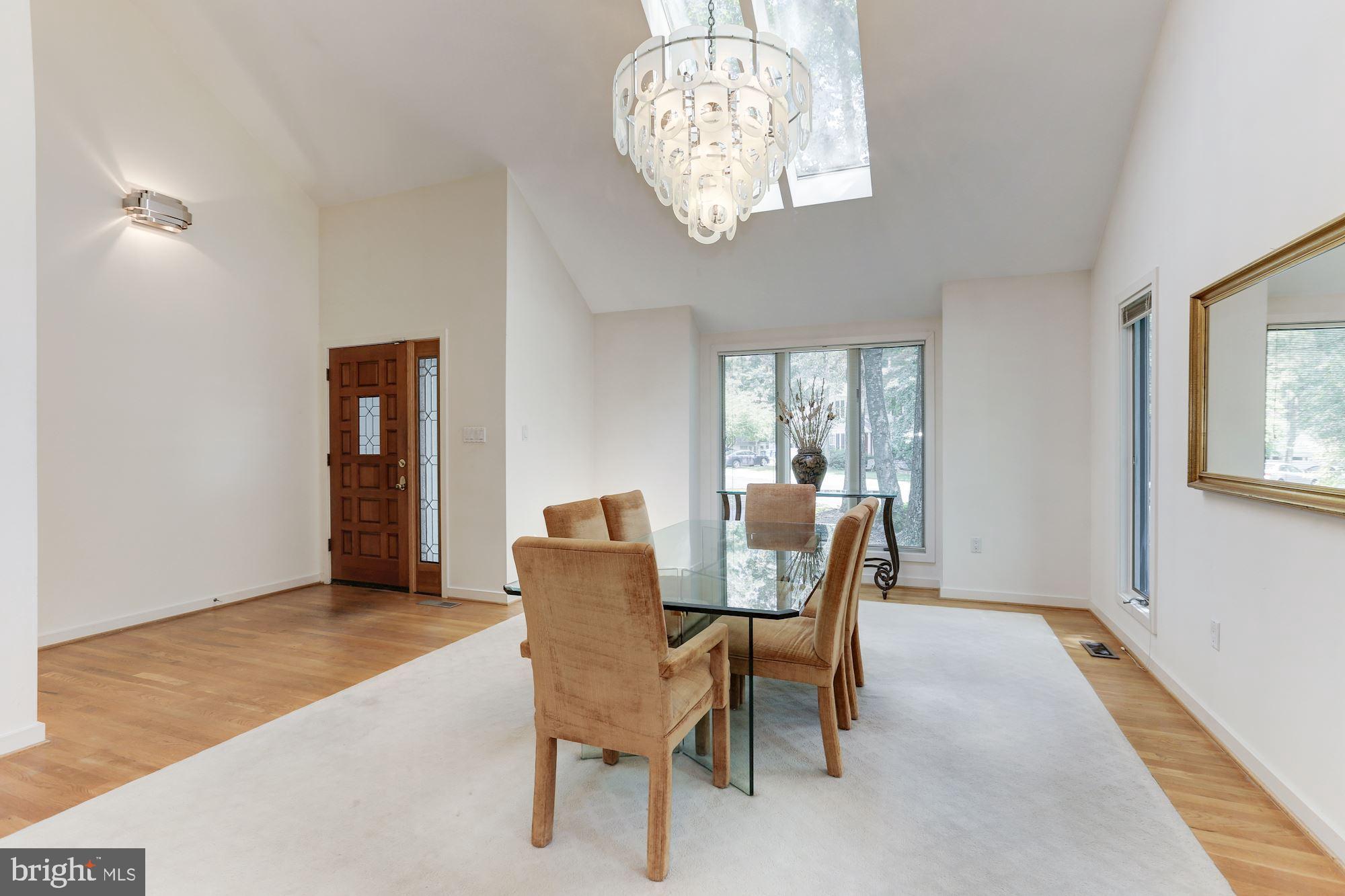 11593 Lake Newport Road Reston, VA 20194 - Photo 15 of 82
