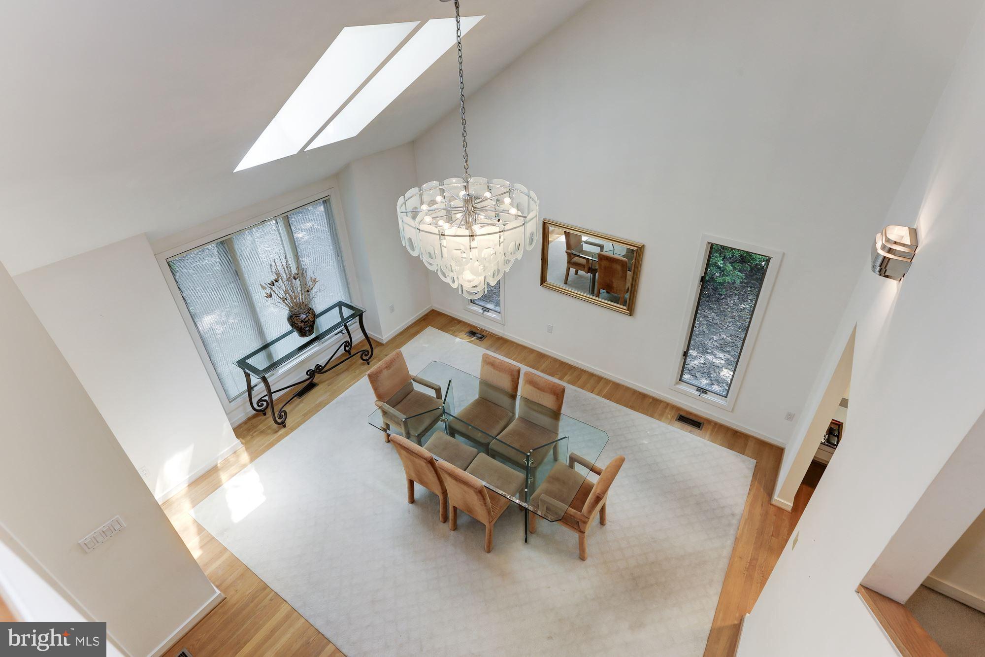 11593 Lake Newport Road Reston, VA 20194 - Photo 18 of 82 Overlook onto dining room