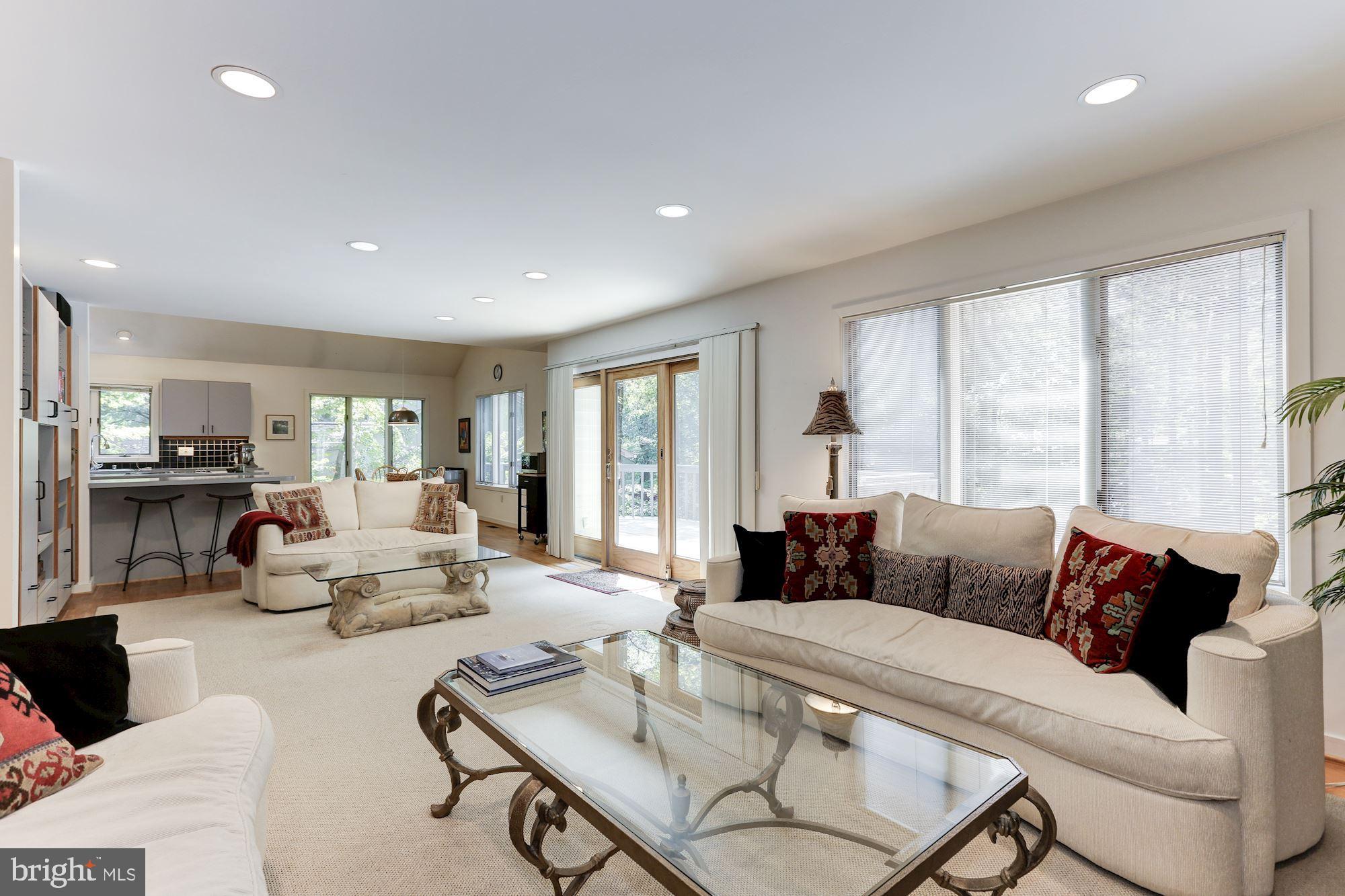 11593 Lake Newport Road Reston, VA 20194 - Photo 37 of 82 An expansive array of windows!