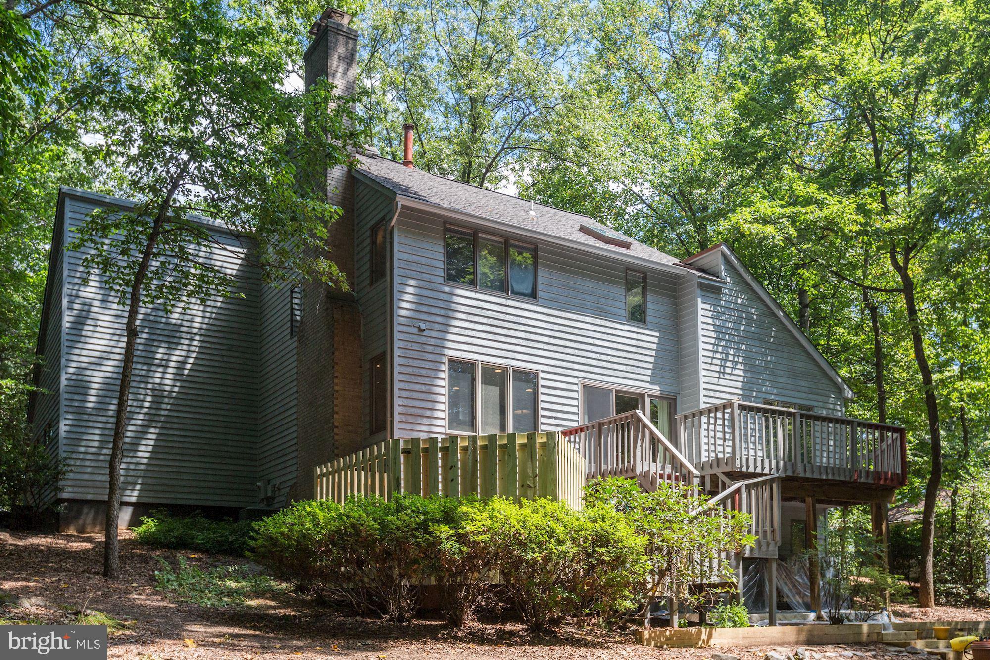 11593 Lake Newport Road Reston, VA 20194 - Photo 5 of 82 Two level deck