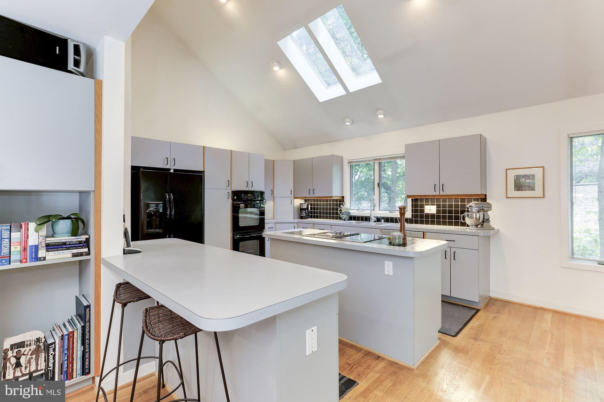 11593 Lake Newport Road Reston, VA 20194 - Photo 45 of 82 Breakfast area, ample counter space