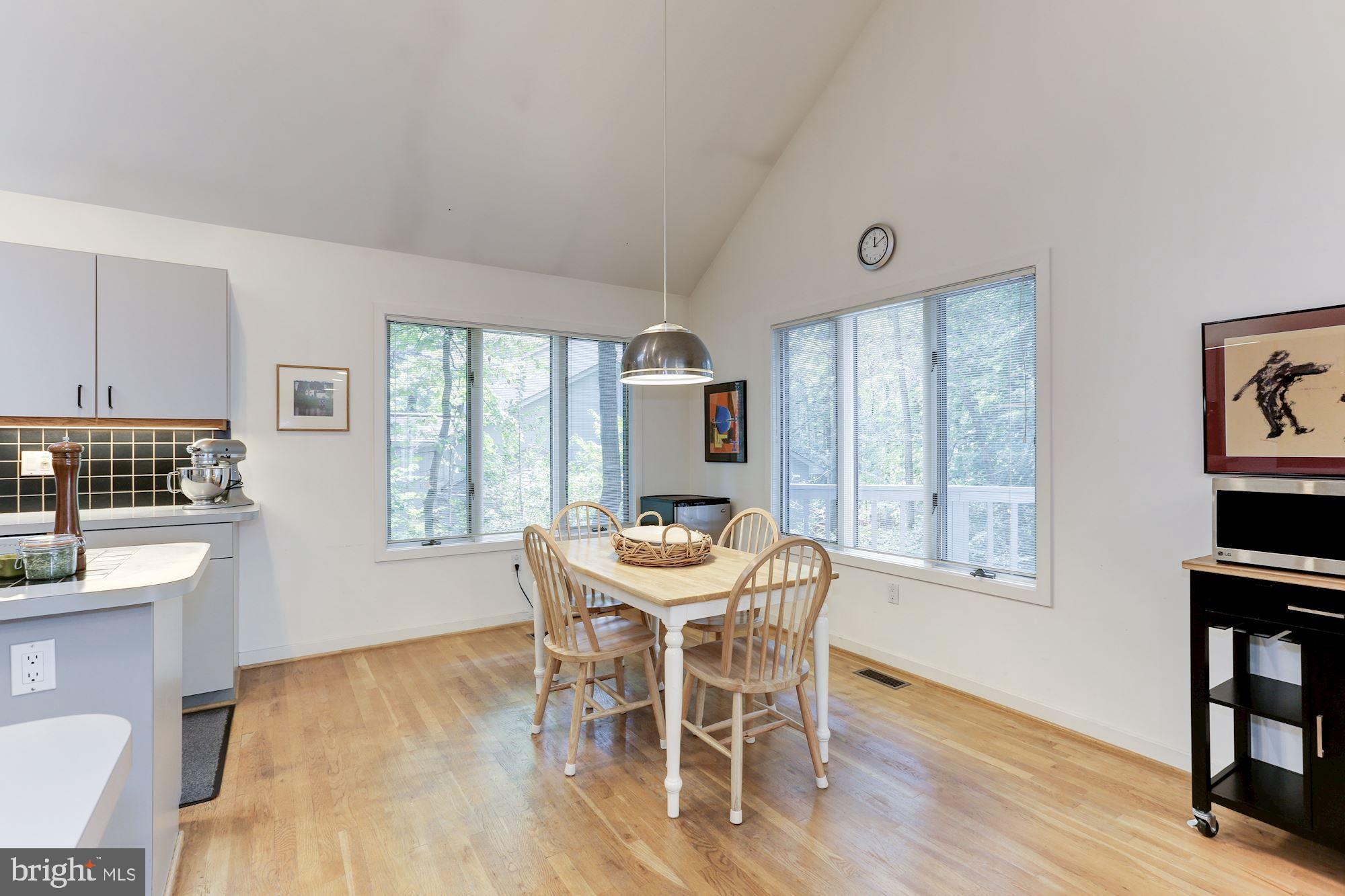 11593 Lake Newport Road Reston, VA 20194 - Photo 46 of 82 Eat-in area