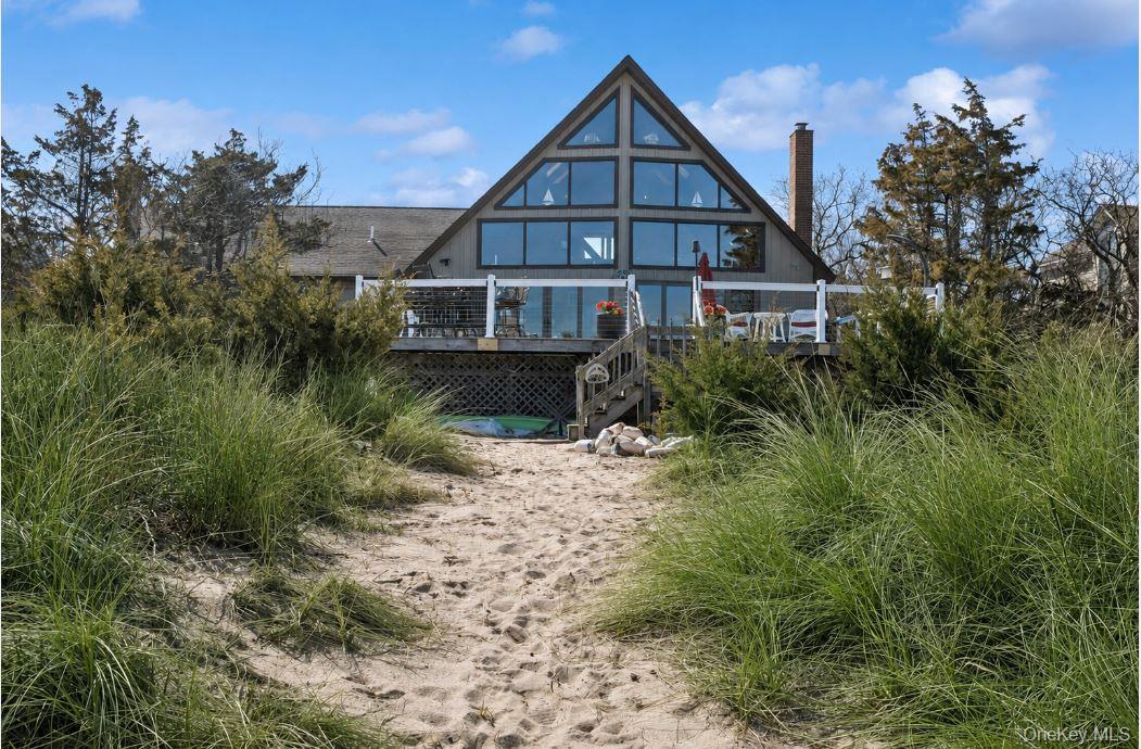 171 Harbor Beach Road Mount Sinai, NY 11766 - Photo 2 of 43