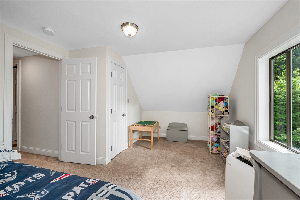 32 Honor Roll Road Pelham, NH 03076 - Photo 24 of 42