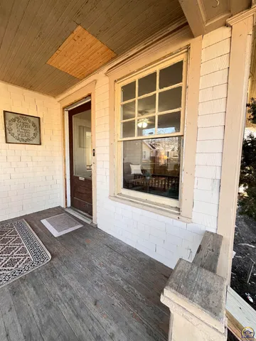 $127,500 | 215 East 8th Avenue, Emporia, KS 66801