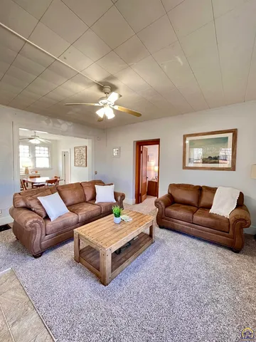 $127,500 | 215 East 8th Avenue, Emporia, KS 66801