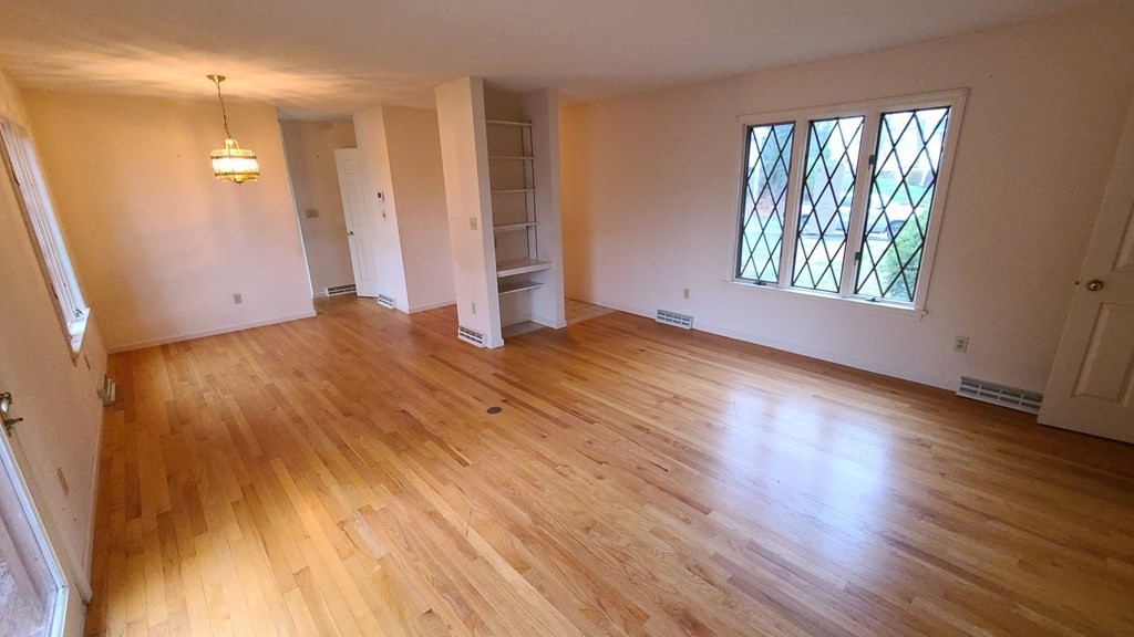 21 Channing Road Springfield, MA 01108 - Photo 10 of 20