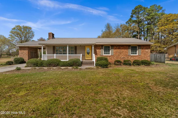 $249,900 | 129 Pineland Avenue, Mount Olive, NC 28365