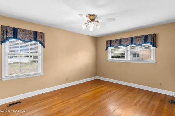 $219,900 | 129 Pineland Avenue, Mount Olive, NC 28365