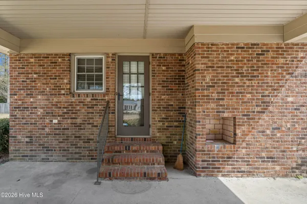 $219,900 | 129 Pineland Avenue, Mount Olive, NC 28365