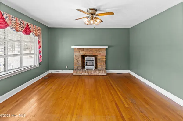 $219,900 | 129 Pineland Avenue, Mount Olive, NC 28365