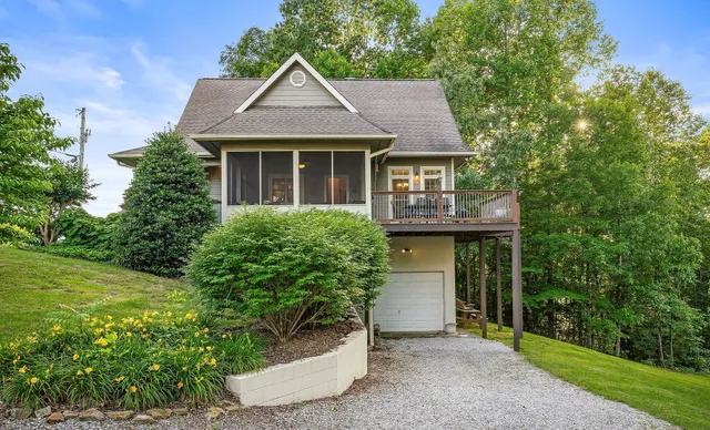 $585,000 | 195 Summer Breeze Drive, Smithville, TN 37166