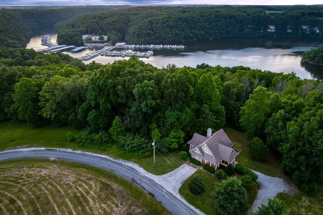 $585,000 | 195 Summer Breeze Drive, Smithville, TN 37166