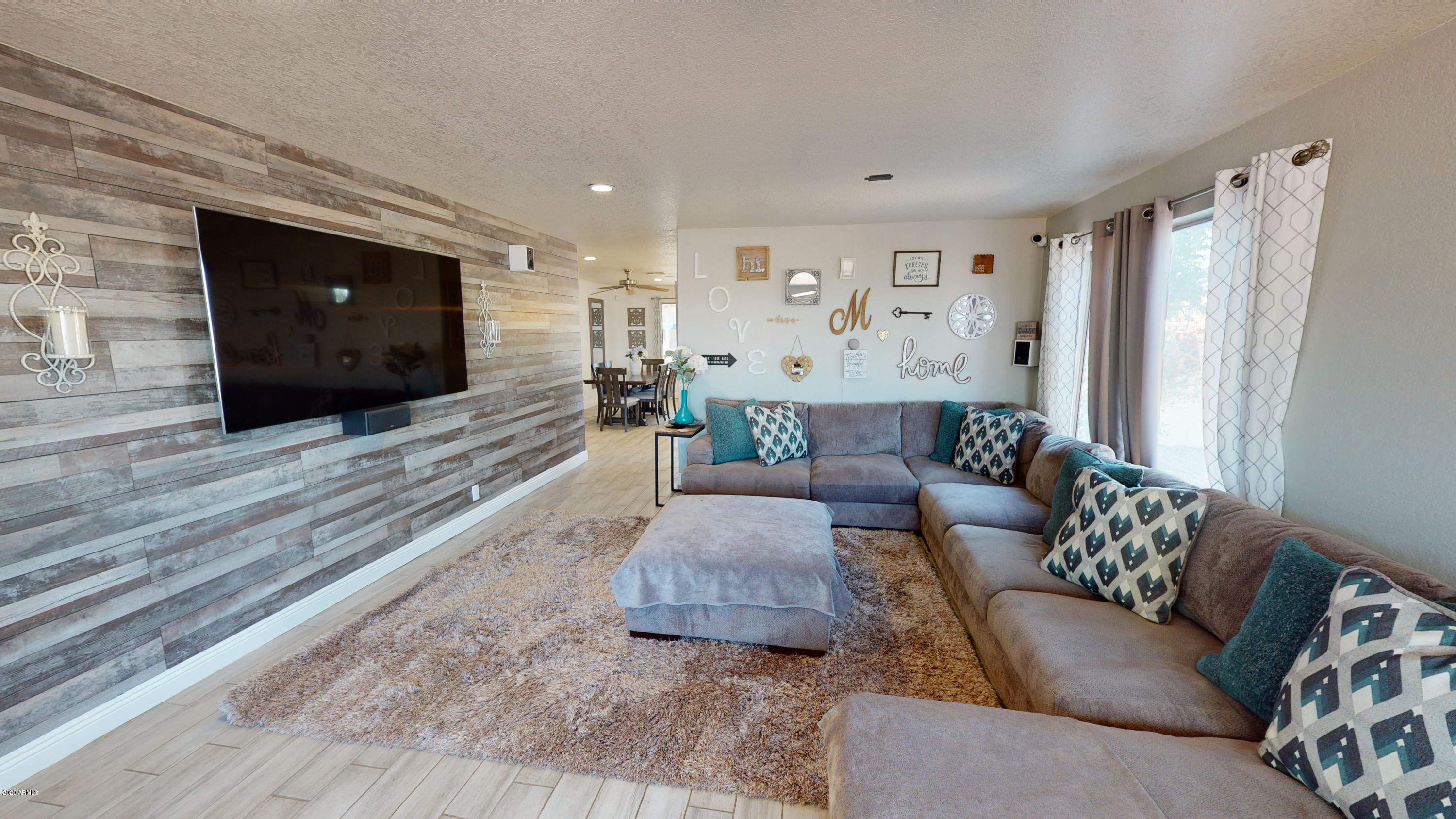 8979 West Ocotillo Road Glendale, AZ 85305 - Photo 2 of 16 Livingroom