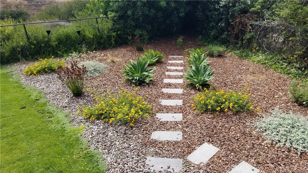 28012 Seashell Way Rancho Palos Verdes, CA 90275 - Photo 11 of 20 a view of a back yard