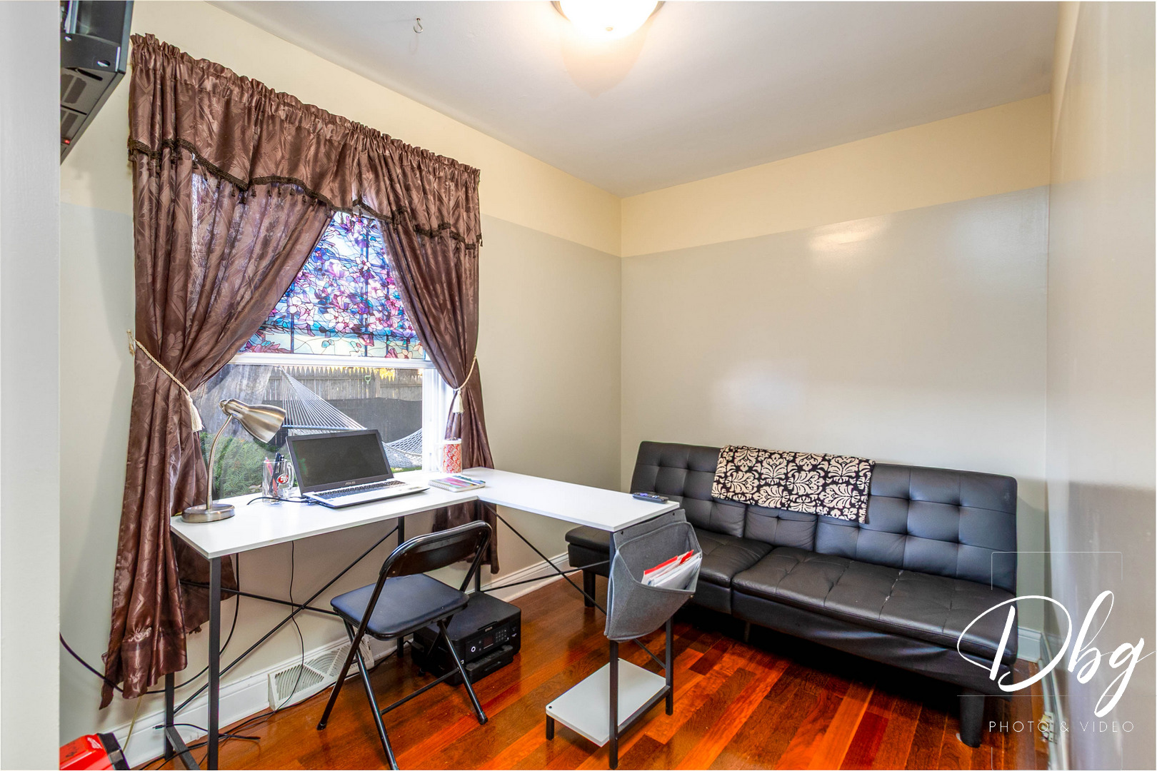 20862 West Genoa Avenue Lake Villa, IL 60046 - Photo 19 of 32 a living room with a couch and a table