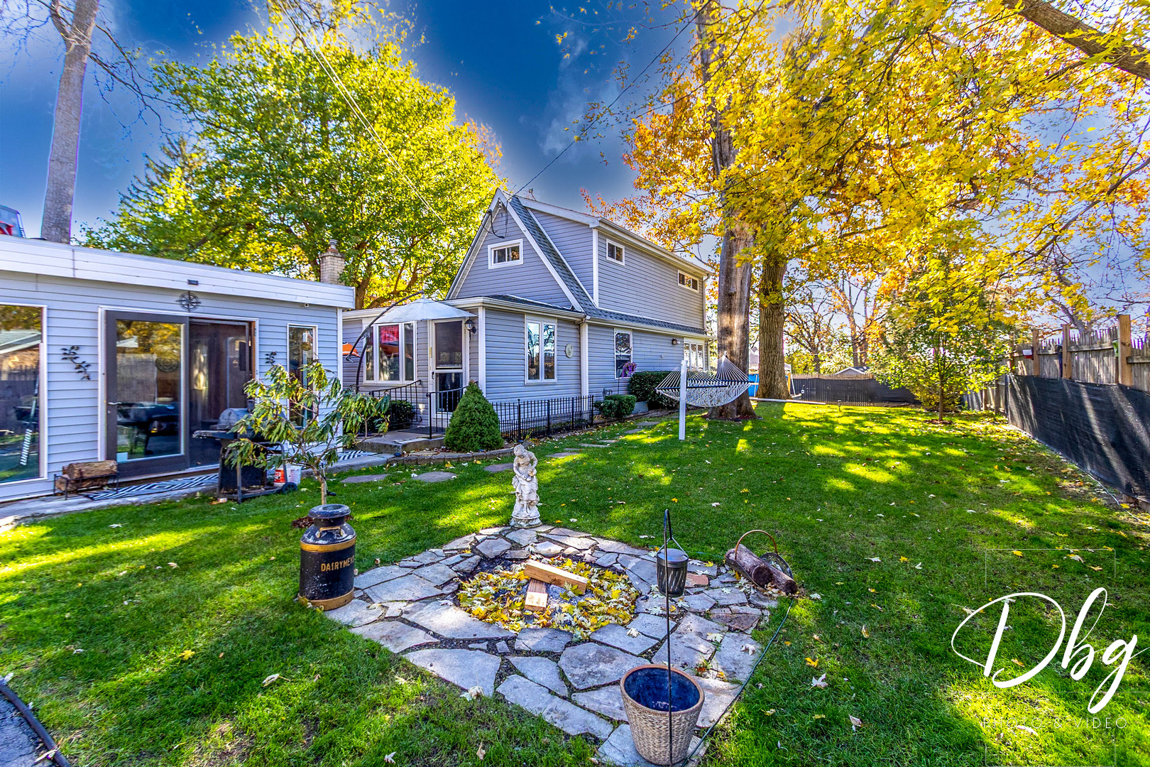 20862 West Genoa Avenue Lake Villa, IL 60046 - Photo 3 of 32 a front view of a house with garden