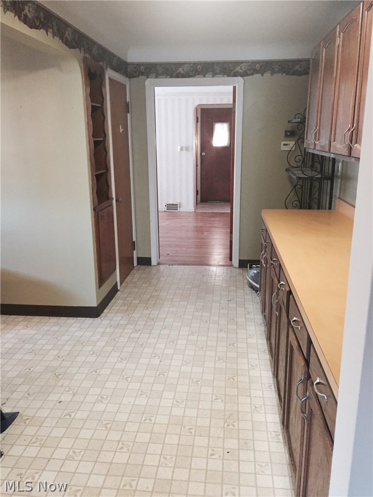 1721 Hillside Road Independence, OH 44131 - Photo 7 of 15 Gallery Image 7