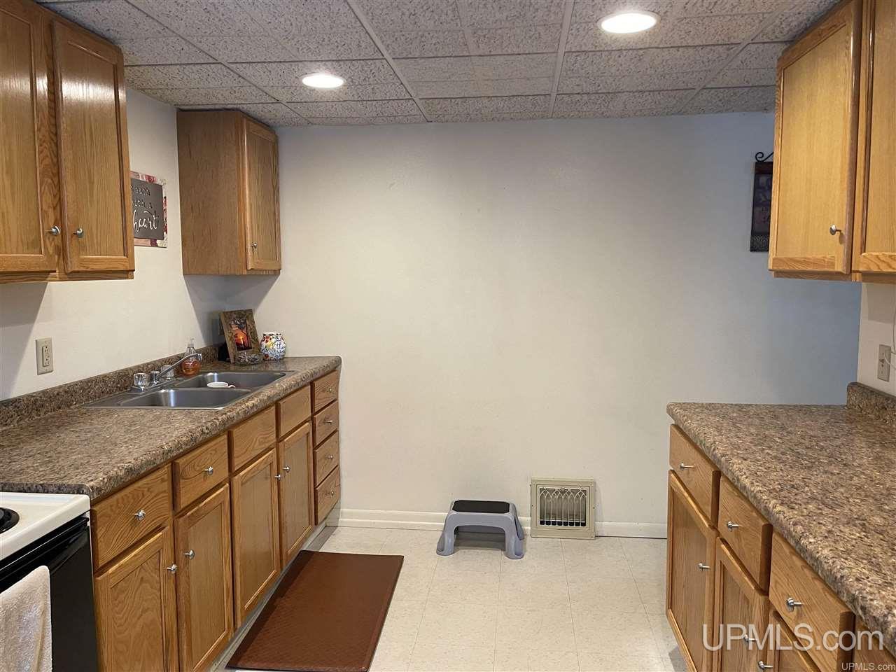 326 Cary Road Hurley, WI 54534 - Photo 8 of 42 Gallery Image 8