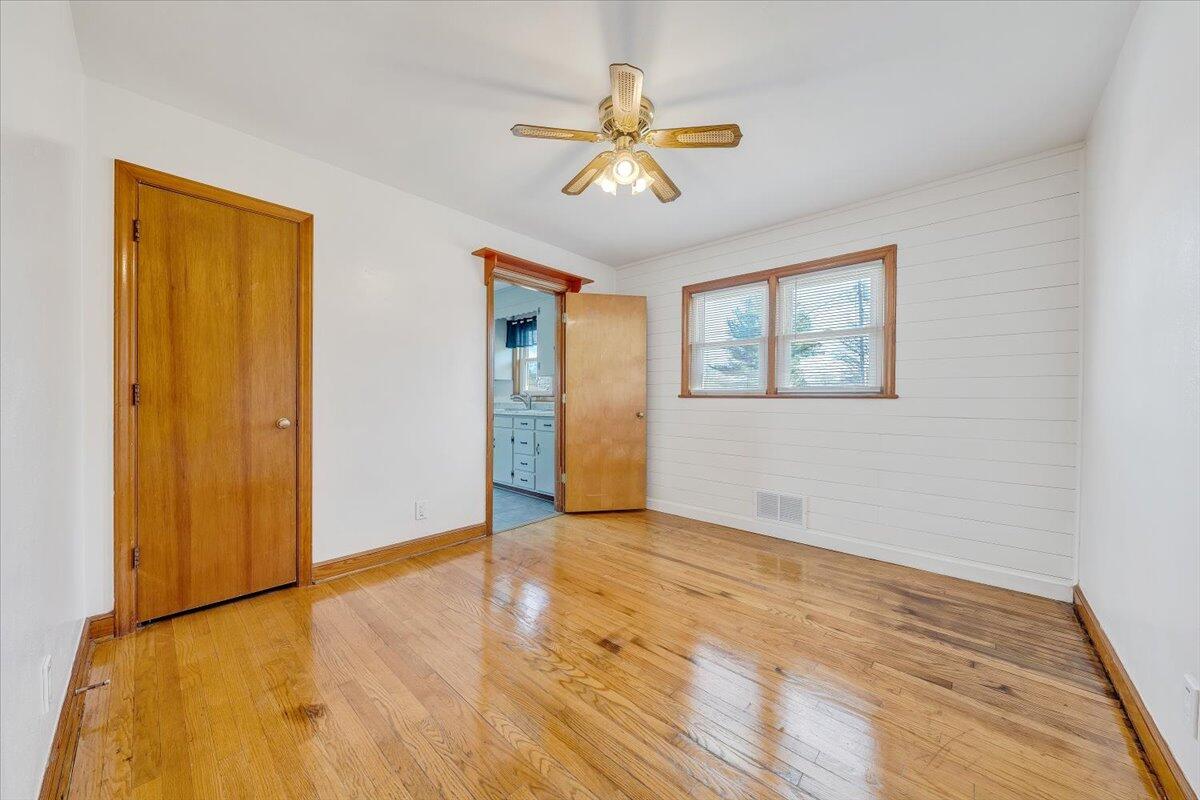 5001 Hazelridge Road Northwest Roanoke, VA 24012 - Photo 11 of 35 10-MIB05385