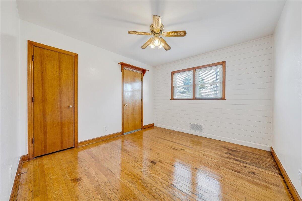 5001 Hazelridge Road Northwest Roanoke, VA 24012 - Photo 12 of 35 11-MIB05388