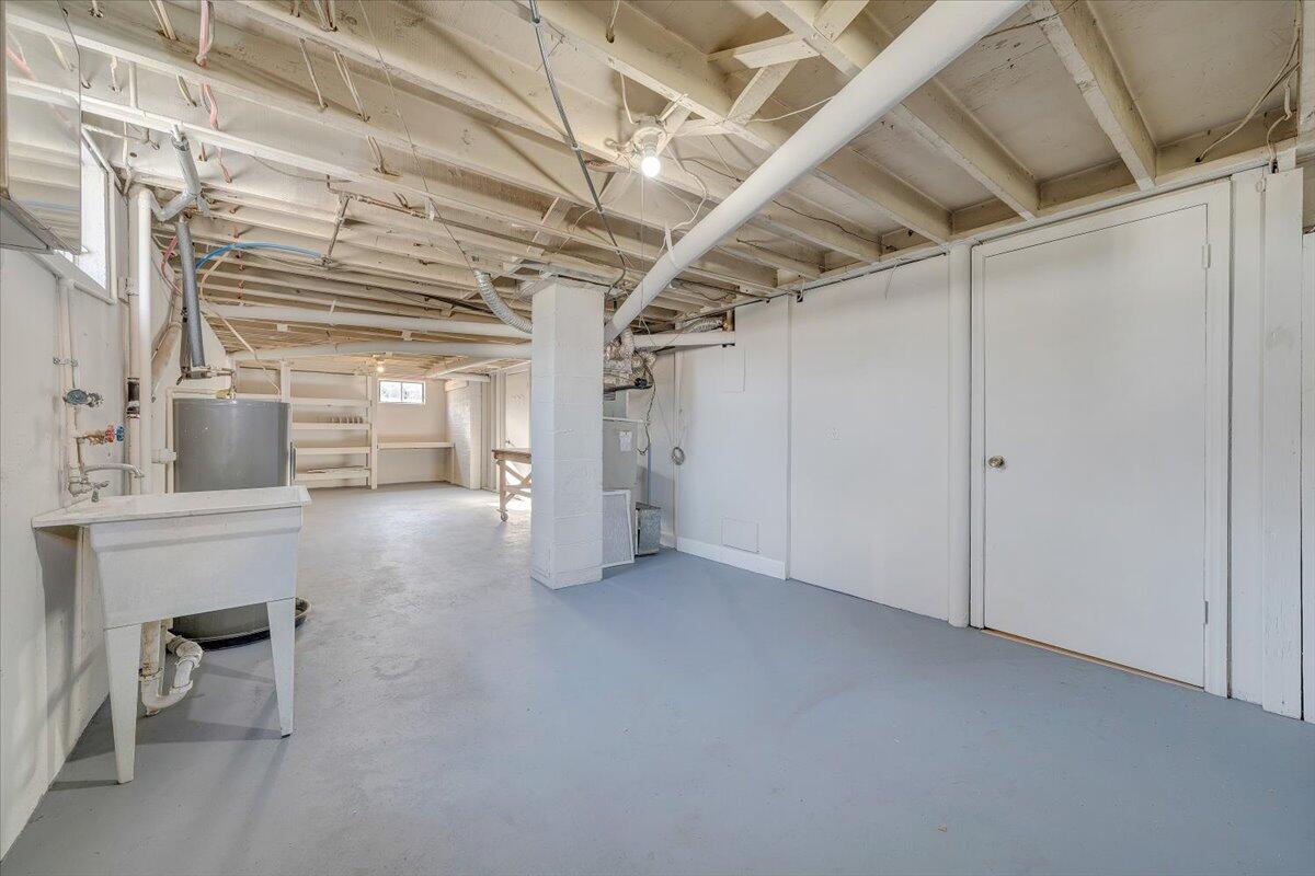 5001 Hazelridge Road Northwest Roanoke, VA 24012 - Photo 23 of 35 23-MIB05427