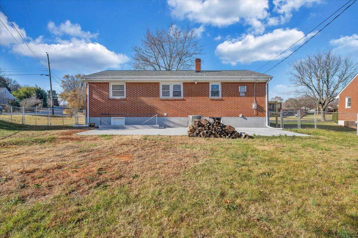 5001 Hazelridge Road Northwest Roanoke, VA 24012 - Photo 28 of 35 28-MIB05445