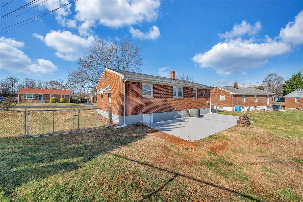 5001 Hazelridge Road Northwest Roanoke, VA 24012 - Photo 30 of 35 30-MIB05457