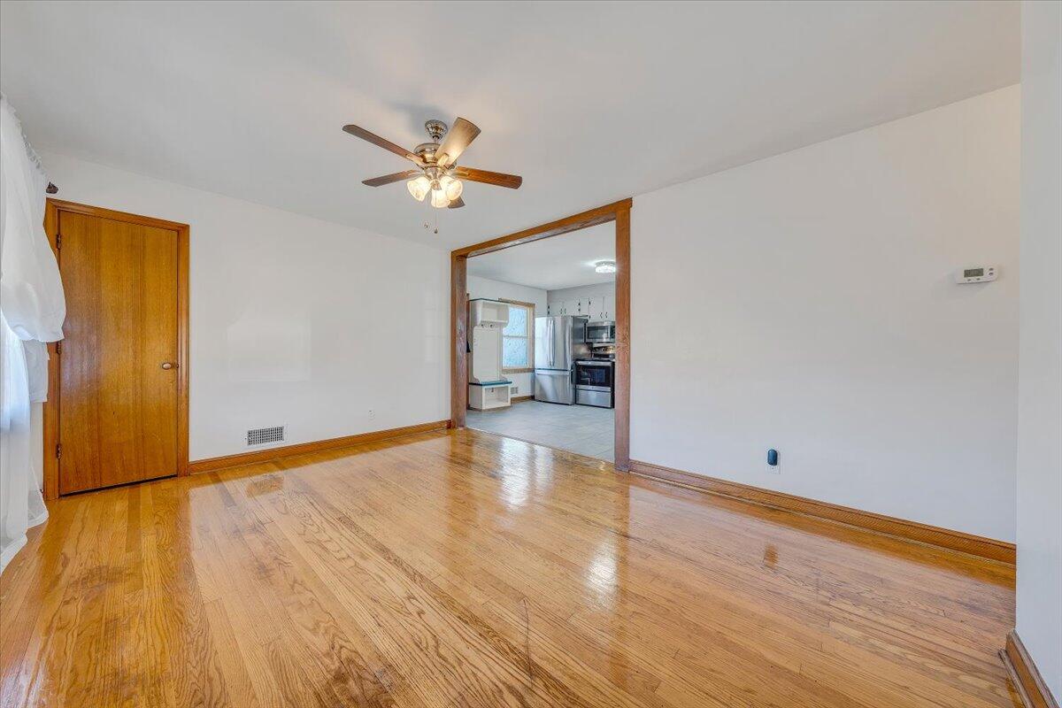 5001 Hazelridge Road Northwest Roanoke, VA 24012 - Photo 3 of 35 02-MIB05361