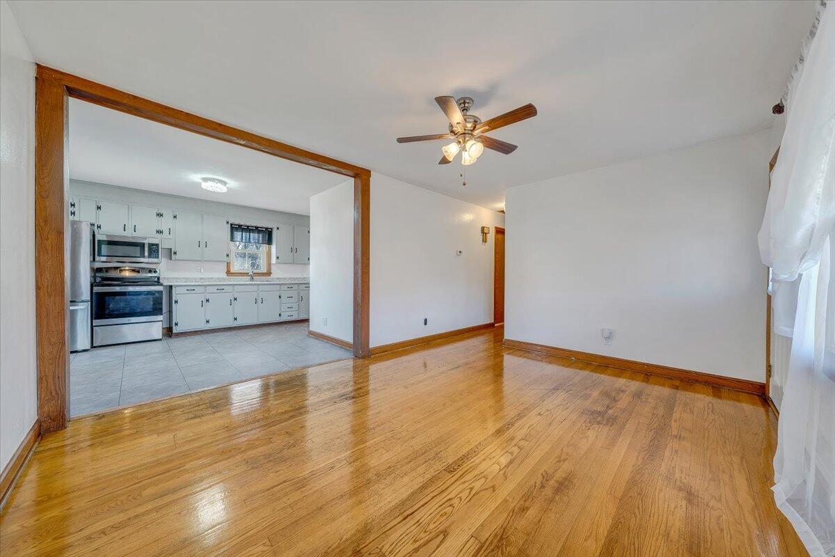 5001 Hazelridge Road Northwest Roanoke, VA 24012 - Photo 4 of 35 03-MIB05364