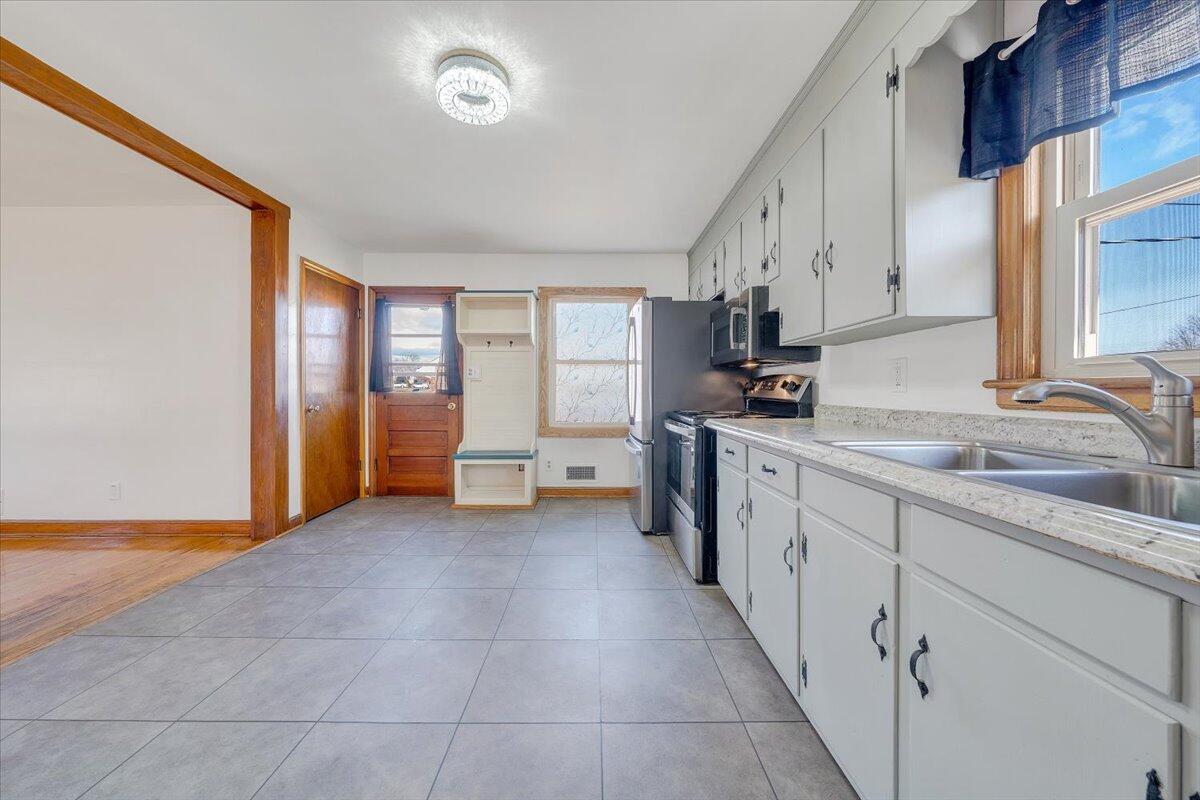 5001 Hazelridge Road Northwest Roanoke, VA 24012 - Photo 10 of 35 09-MIB05382