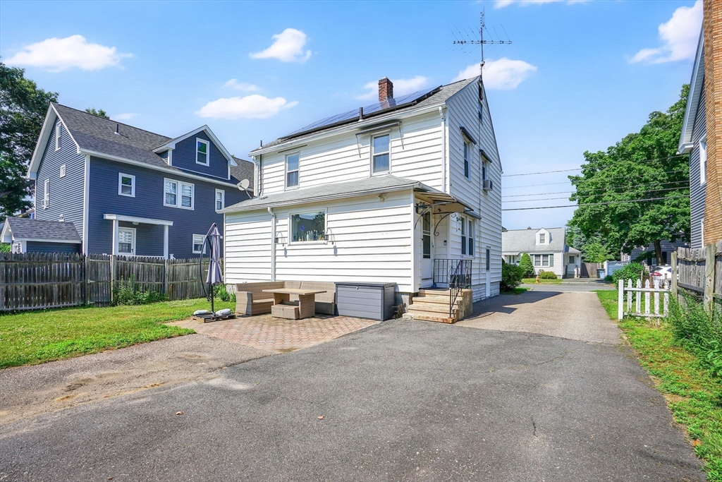 122 Shawmut Street Springfield, MA 01108 - Photo 37 of 42