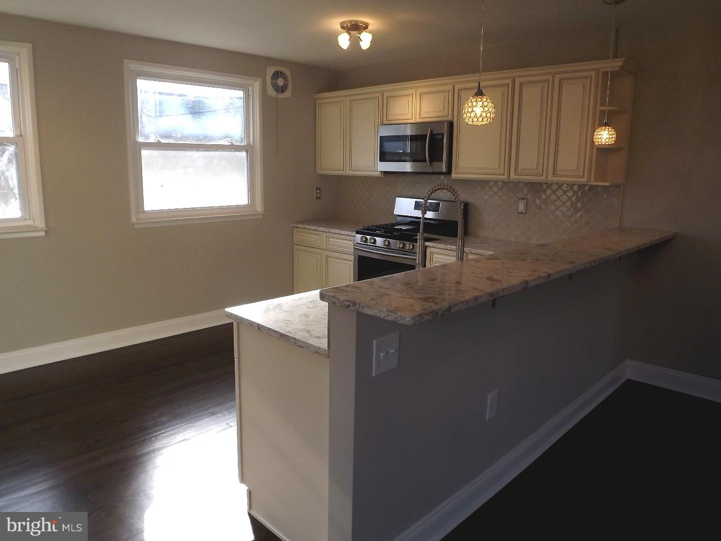 10857 Harrow Road Philadelphia, PA 19154 - Photo 1 of 23 Kitchen