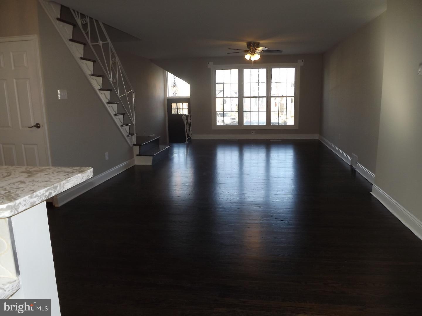 10857 Harrow Road Philadelphia, PA 19154 - Photo 8 of 23 Living Room