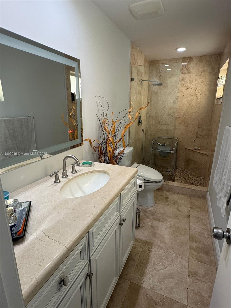 111 Southwest 24th Avenue Miami, FL 33135 - Photo 19 of 41