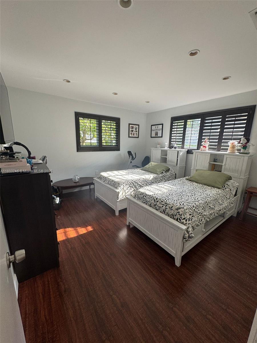 111 Southwest 24th Avenue Miami, FL 33135 - Photo 24 of 41