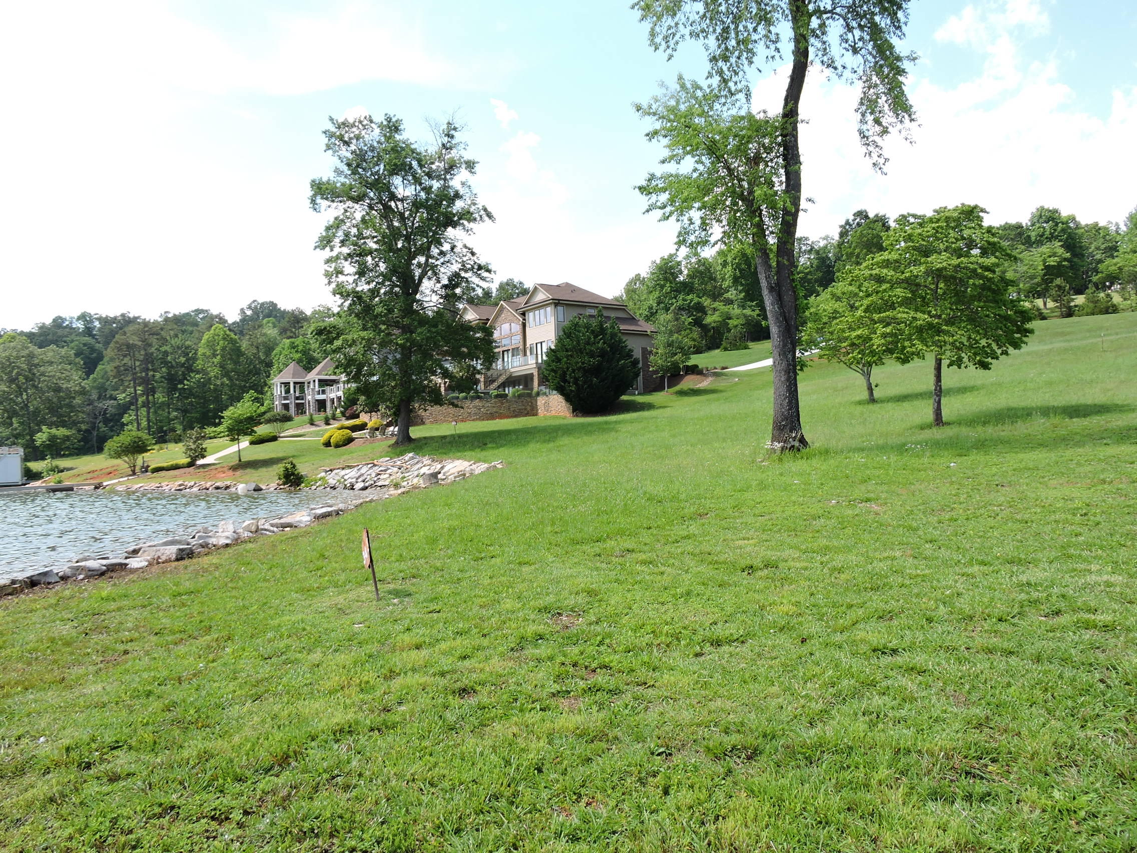 Crown Pointe Road La Follette, TN 37766 - Photo 11 of 11 West Neighbors