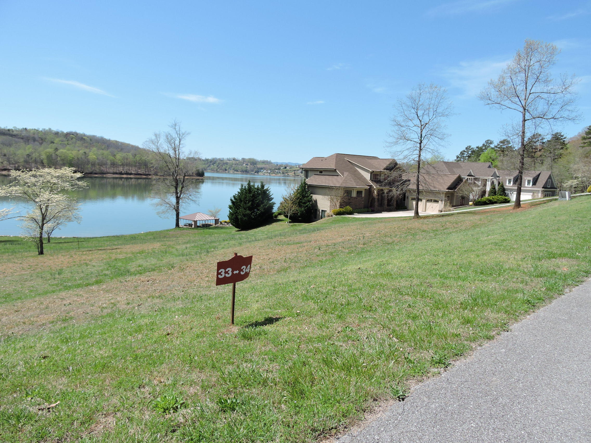 Crown Pointe Road La Follette, TN 37766 - Photo 4 of 11 W Lot road marker