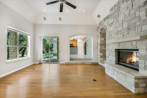 $720,000 | 112 Twin Saddles, Dripping Springs, TX 78620