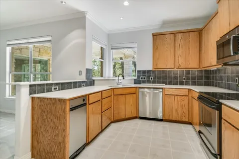 $720,000 | 112 Twin Saddles, Dripping Springs, TX 78620