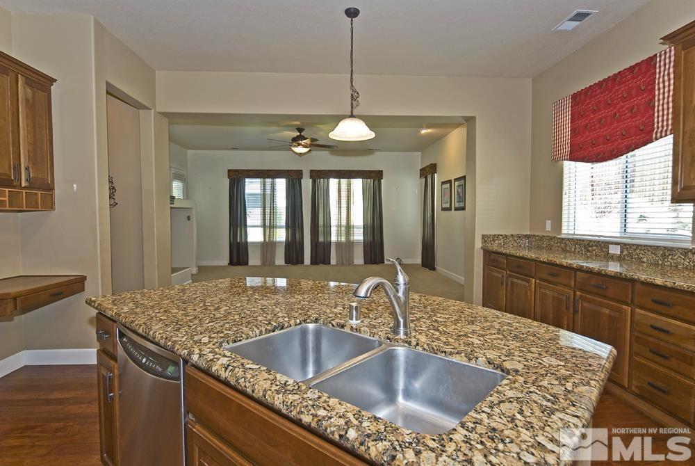 3253 Diamond Ridge Drive Reno, NV 89523 - Photo 8 of 37 Photo 8